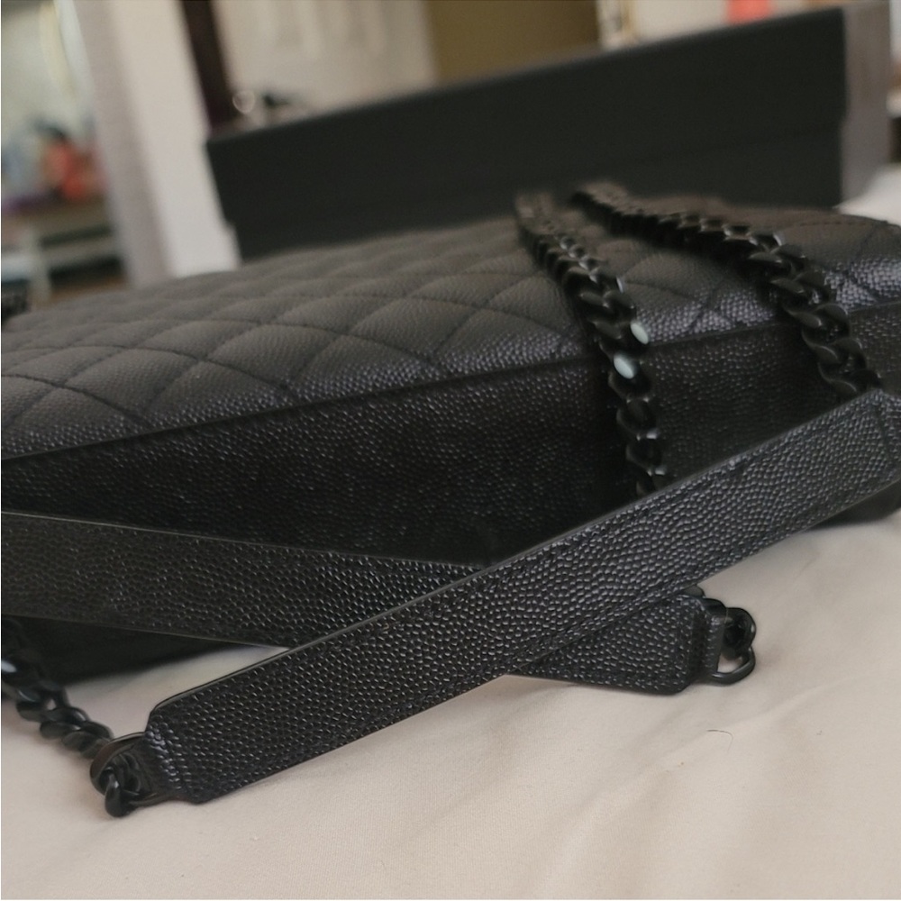 YSL ENVELOPE MEDIUM IN QUILTED GRAIN DE POUDRE EMBOSSED LEATHER